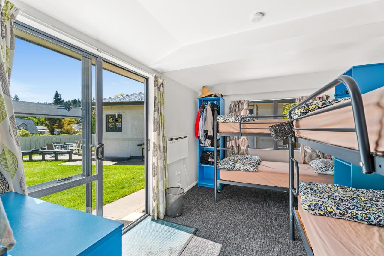 Mountain View Backpackers Vandrarhem Wanaka Exteriör bild
